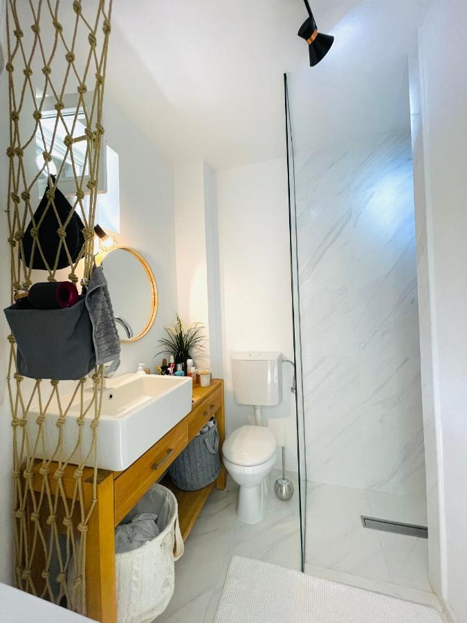 Chic Sea Front Apartment With Breathtaking Kotor Bay View Donji Stoliv Εξωτερικό φωτογραφία