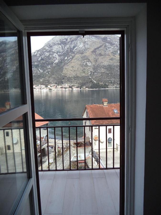 Chic Sea Front Apartment With Breathtaking Kotor Bay View Donji Stoliv Εξωτερικό φωτογραφία
